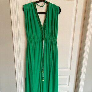 Elegant Green V‑Neck Formal Dress – Adjustable Waist – Label : Fashion Risks